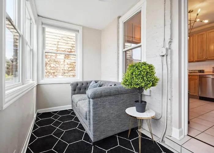 Wrigley 4br Home, Sleeps 10 * Chicago