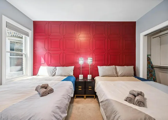 Casa de férias Wrigley 4br Home, Sleeps 10