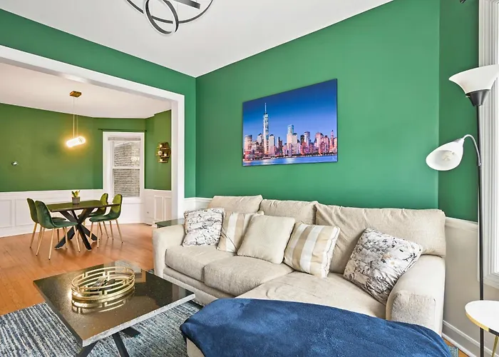 Casa de férias Wrigley 4br Home, Sleeps 10 Chicago