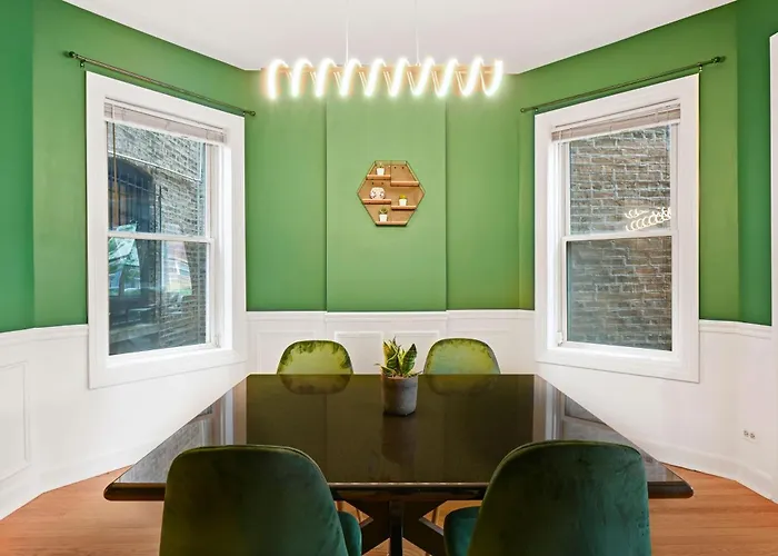 Wrigley 4br Home, Sleeps 10 Casa de férias Chicago
