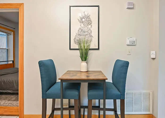 Casa de férias Wrigley 4br Home, Sleeps 10 *